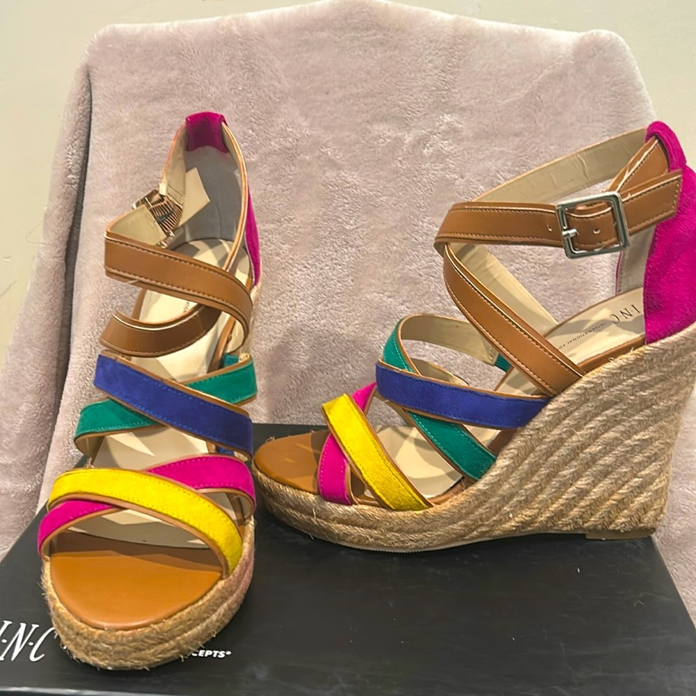 INC - size8.5- multi colored wedge